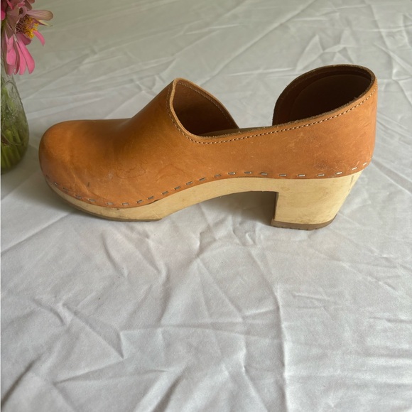 Brett closed-back clogs - Picture 3 of 8